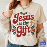 'Jesus is the gift' Christmas theme print shirt